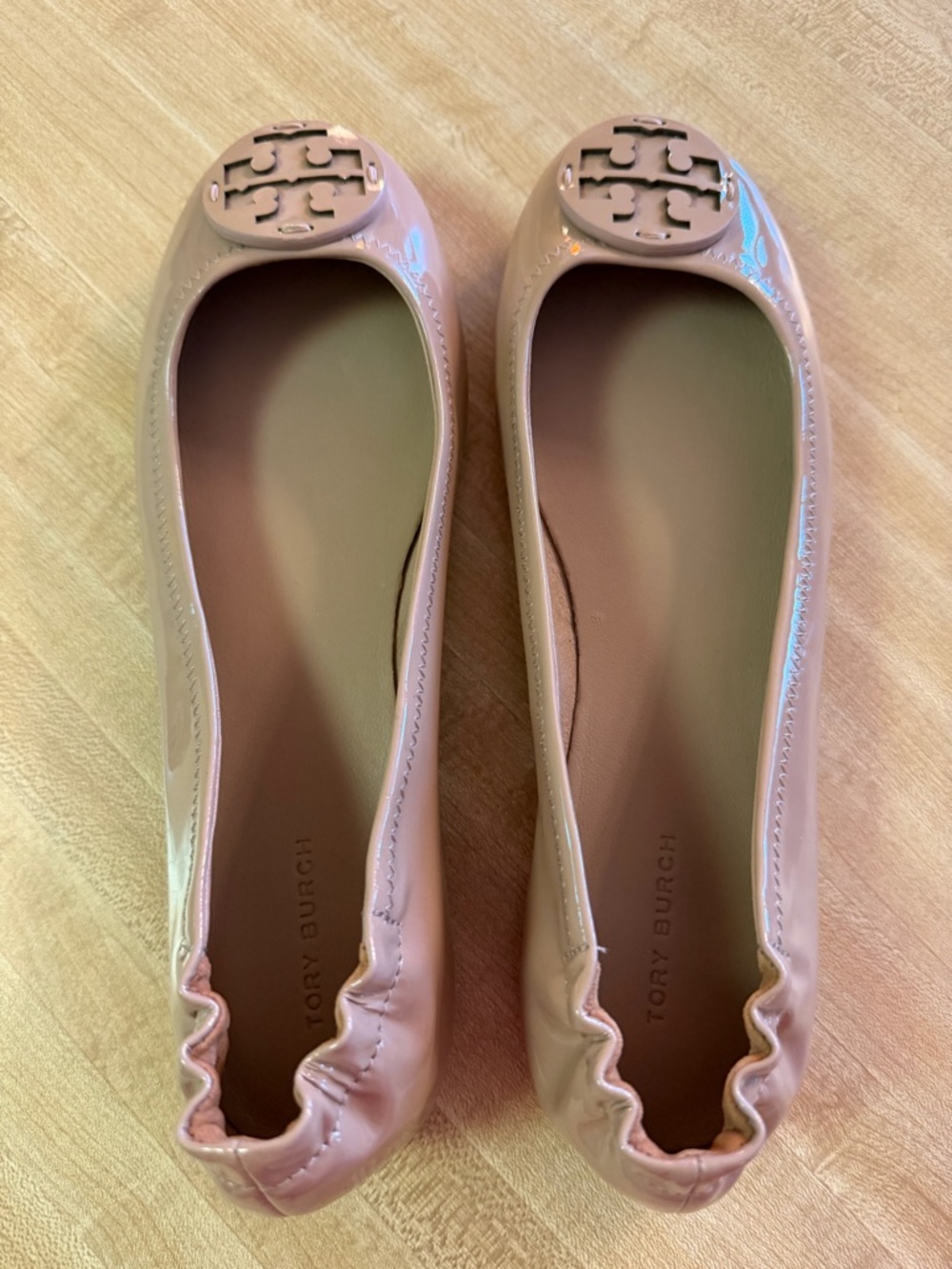 Tory Burch Nude Patent Leather Logo Ballet Flats - Picture 2 of 6